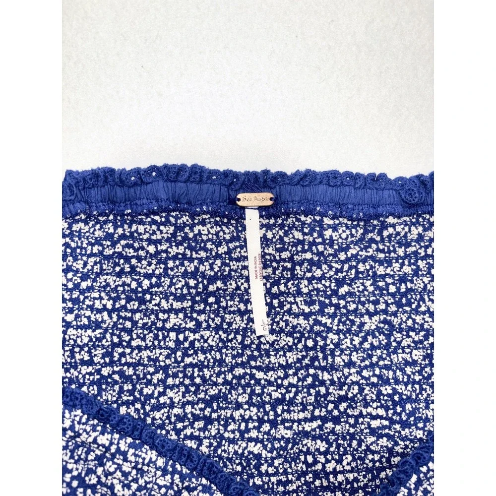 Free People Blouse Womens Large Blue Floral Off Shoulder Smocked Crop Top Boho - Picture 2 of 14